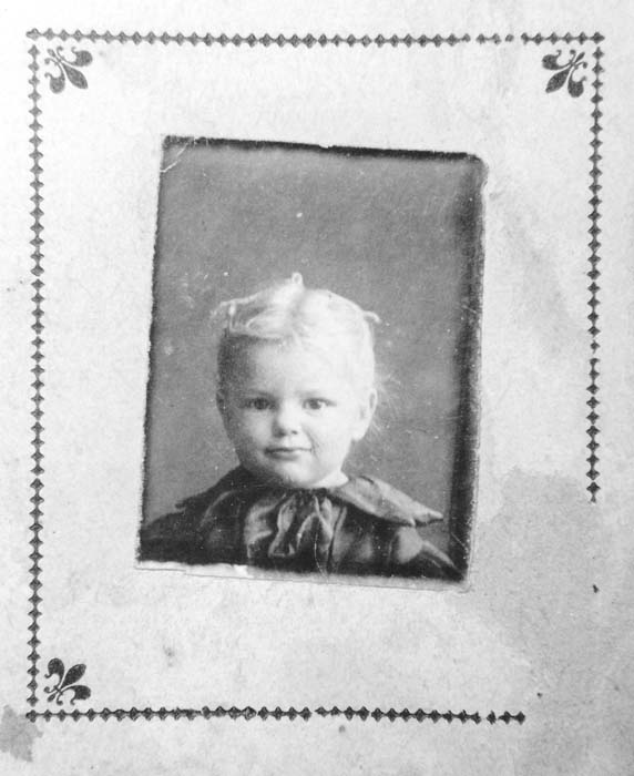 Carrie Gibson, age 2 (1899)