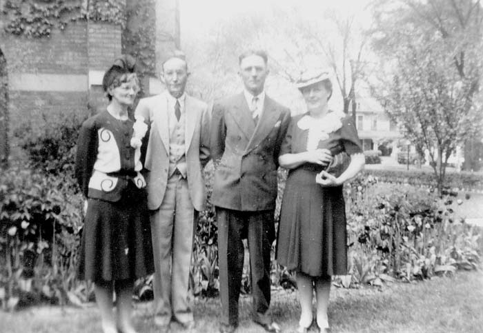 Esarey & Bunting families (1943)
